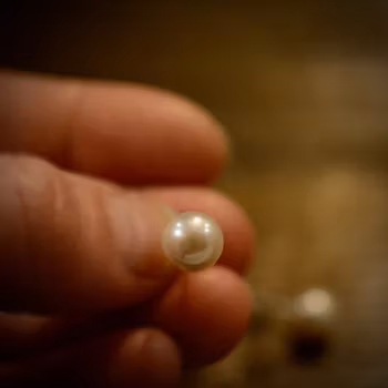 Vita pärlörhängen, silver