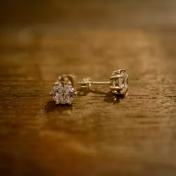 Örhängen med stor cubik zirkon, silver