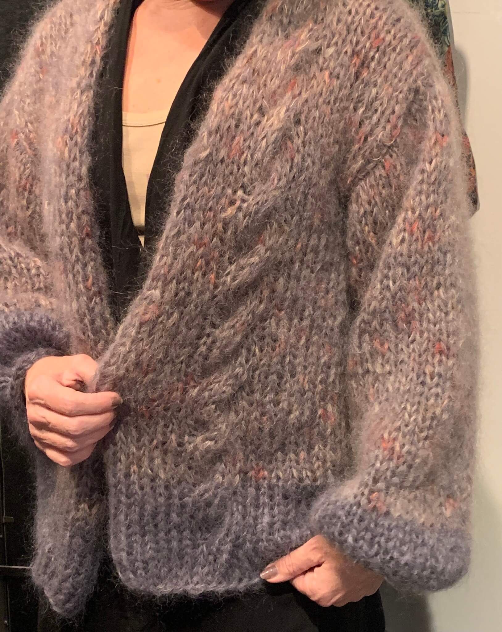 handstickad mohairkofta nr 25 med puffärm i mohair, ull, silke alla är unika koftor