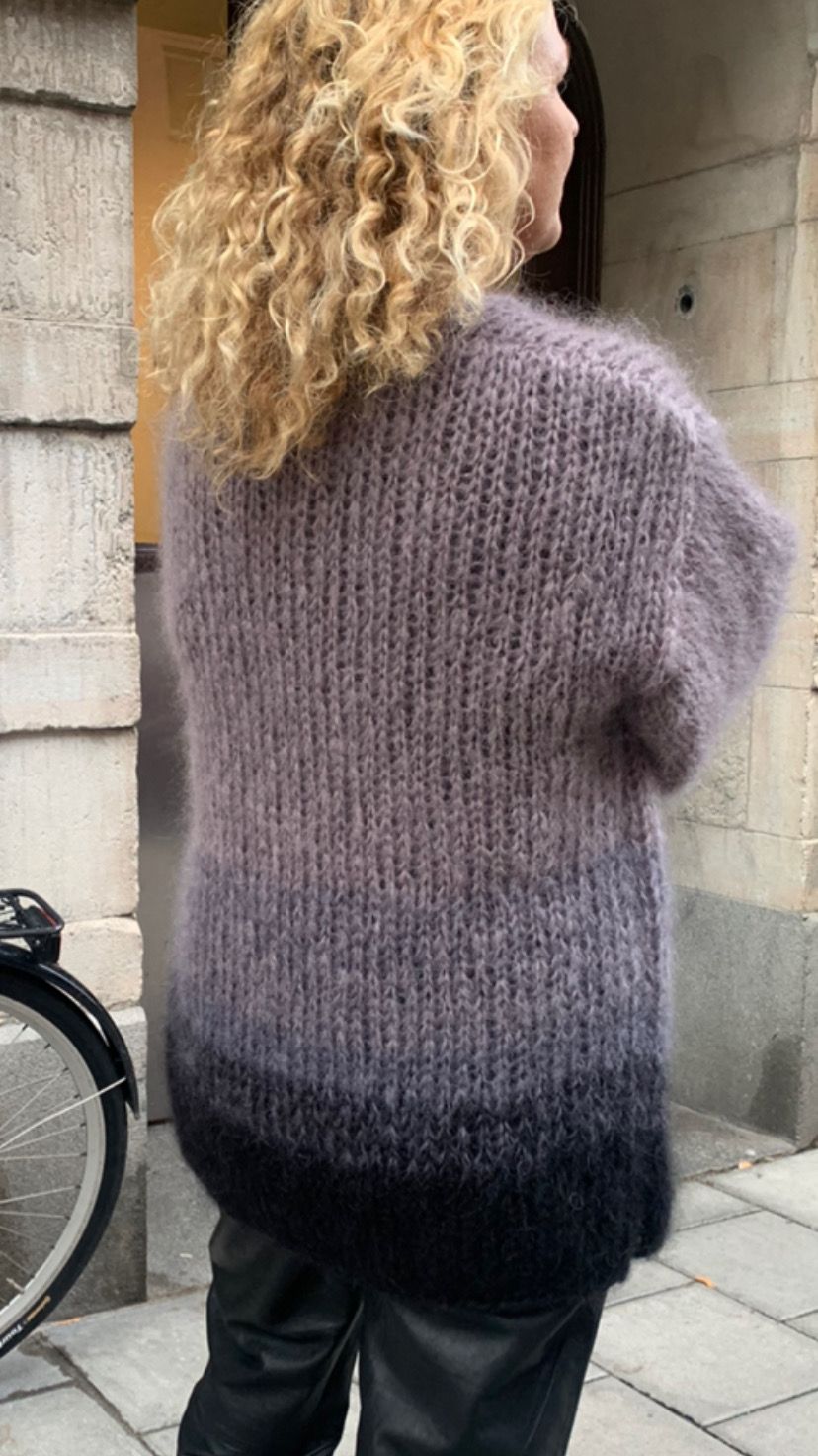Handstickad mohairkofta, med puffärm