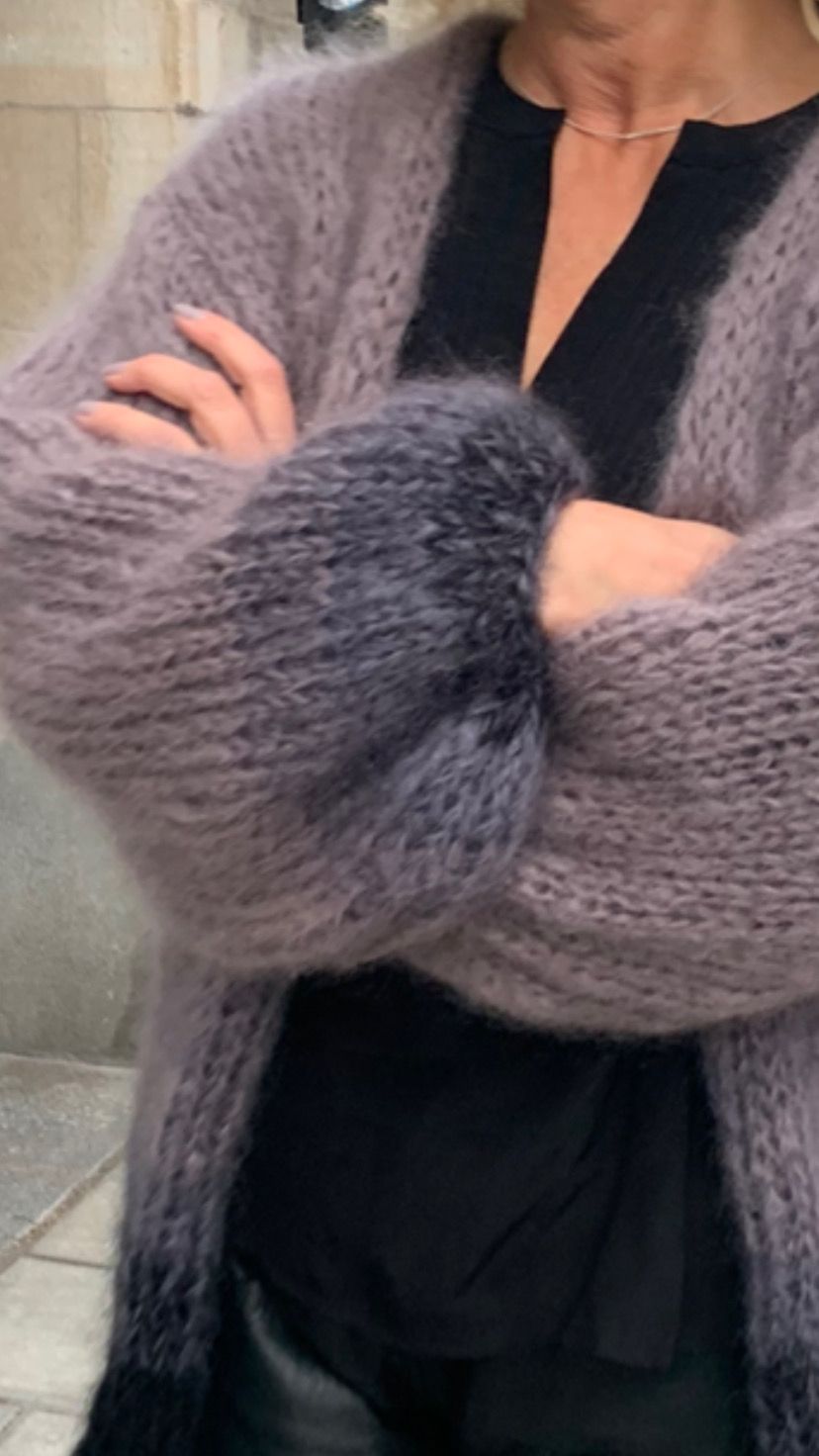 Handstickad mohairkofta, med puffärm