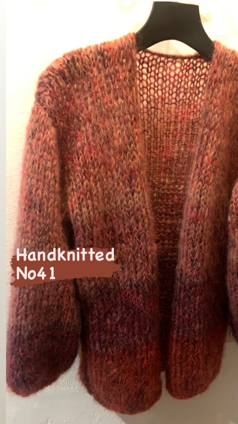 Handstickad mohairkofta, med puffärm