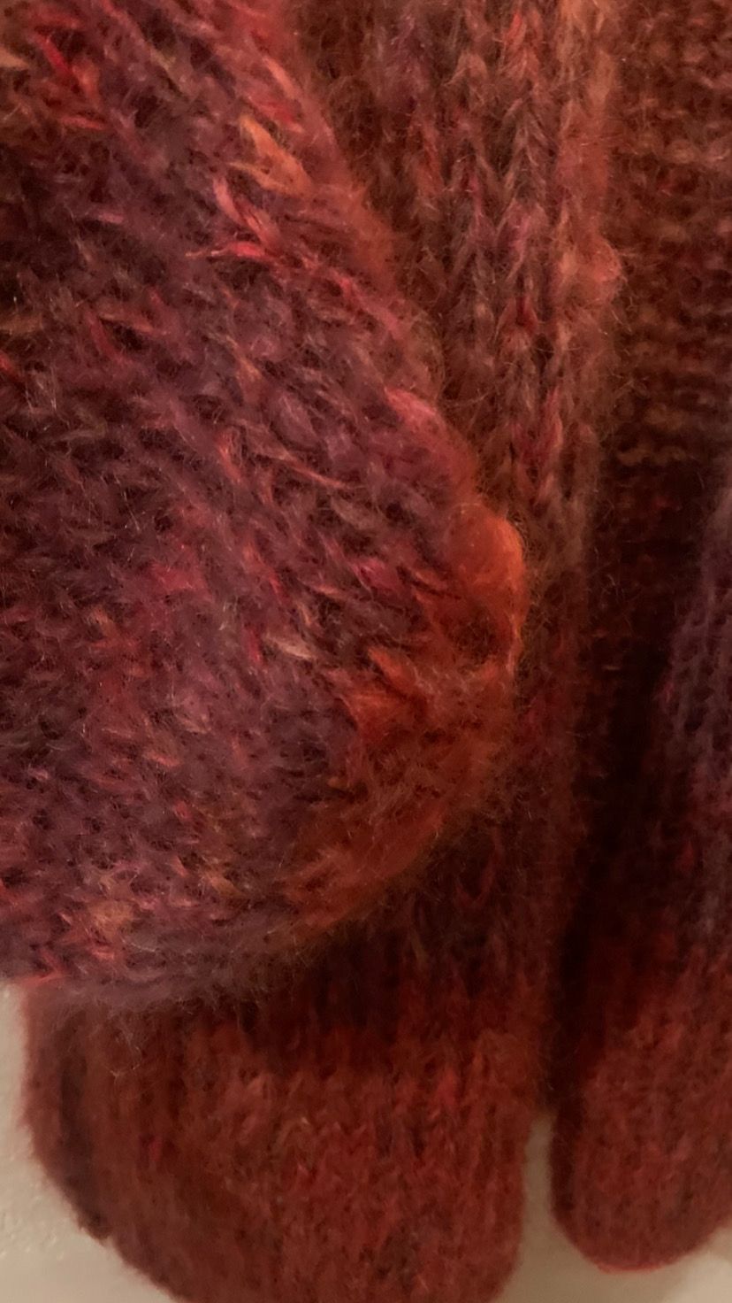 Handstickad mohairkofta, med puffärm
