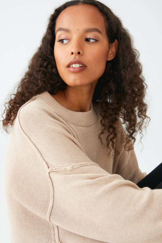 Stickad boxy sweater bambu cashmere Movesgood