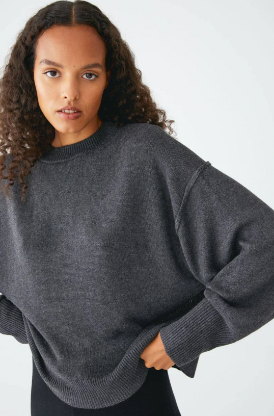 Stickad boxy sweater bambu cashmere Movesgood