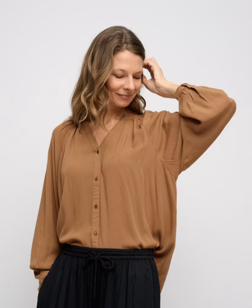 harmony shirt, skjorta i crepad tunn viscose från moshi moshi mind