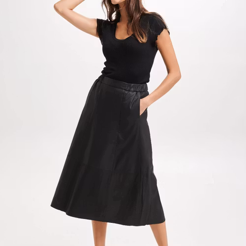 Shape Leather Skirt - NU påfyllt av svart igen!
