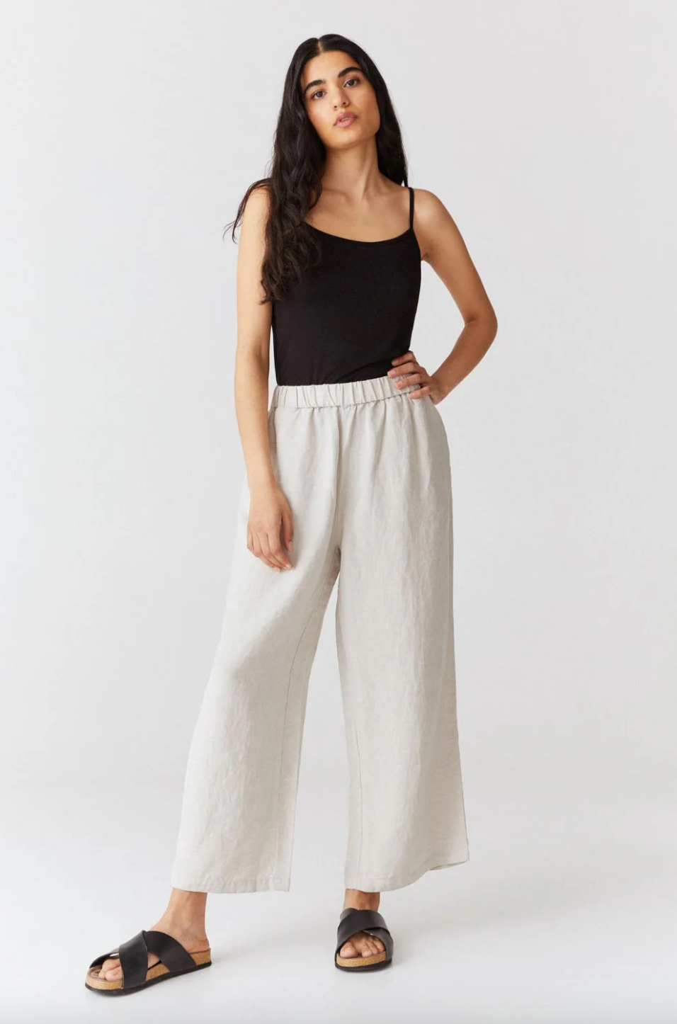 Com trousers, vid byxa med raka ben i skön bambulyocell och linne från Movesgood.