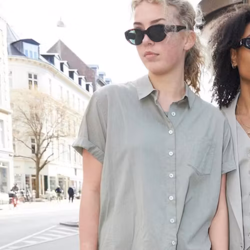 Andie Shirt - endast i off-white