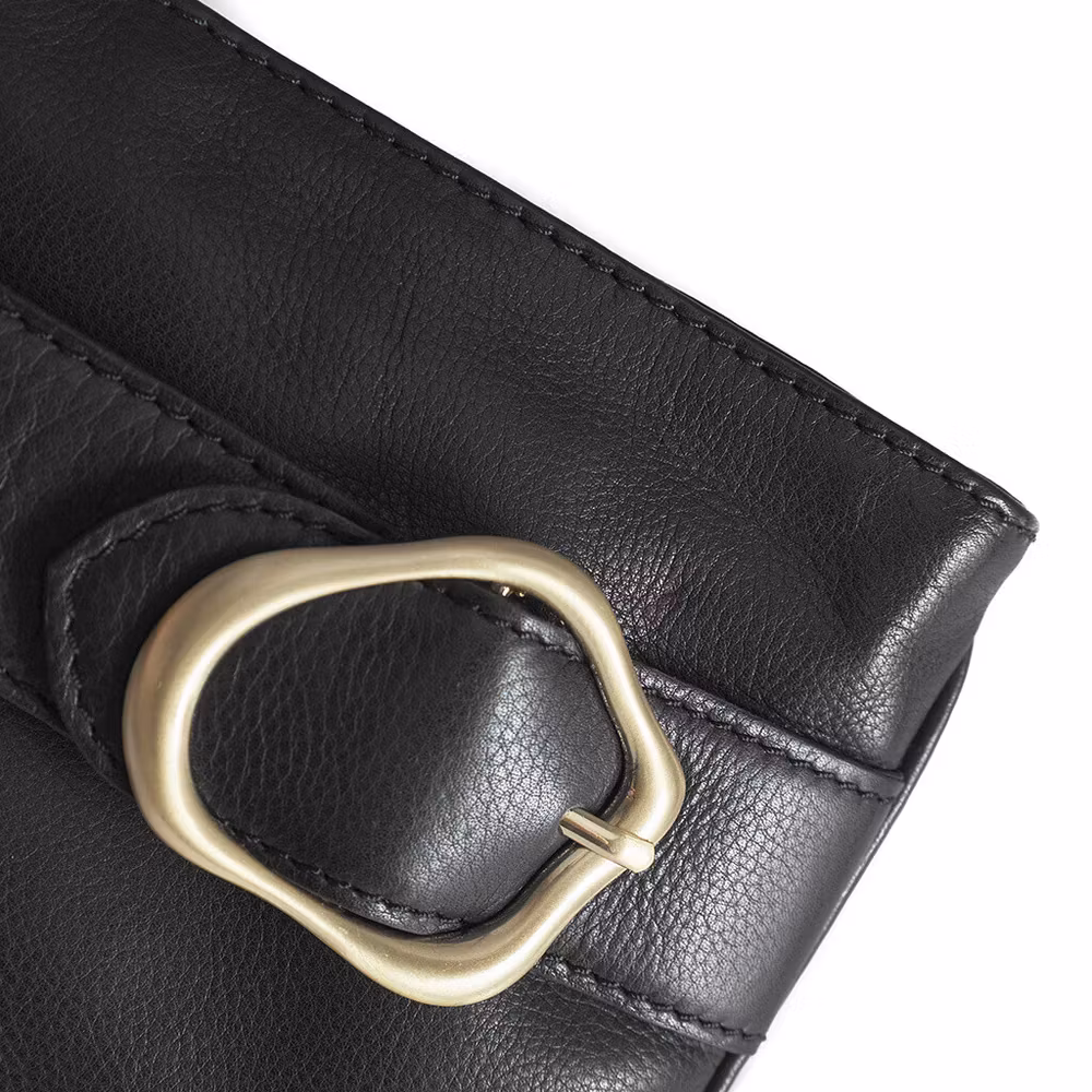 Clutch med spänne i guldfärgad metall, Depeche