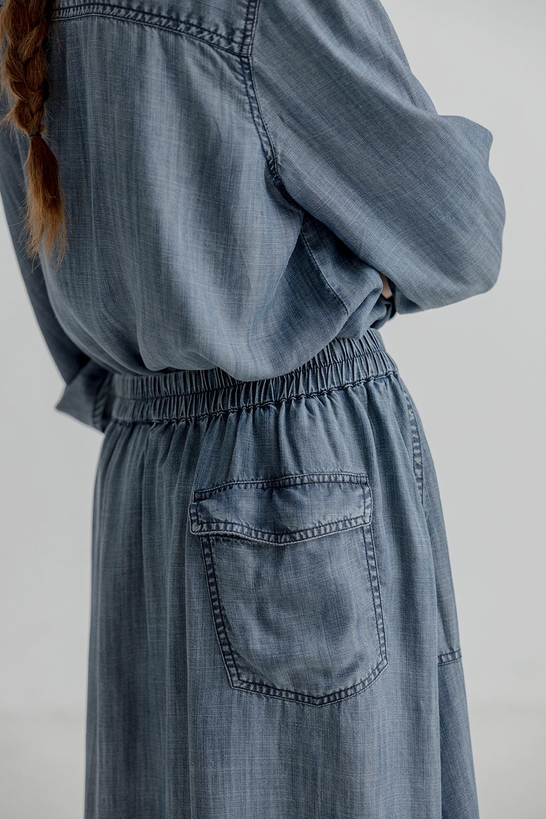 Lång vid kjol i tencel med denimlook, från Porject AJ117.