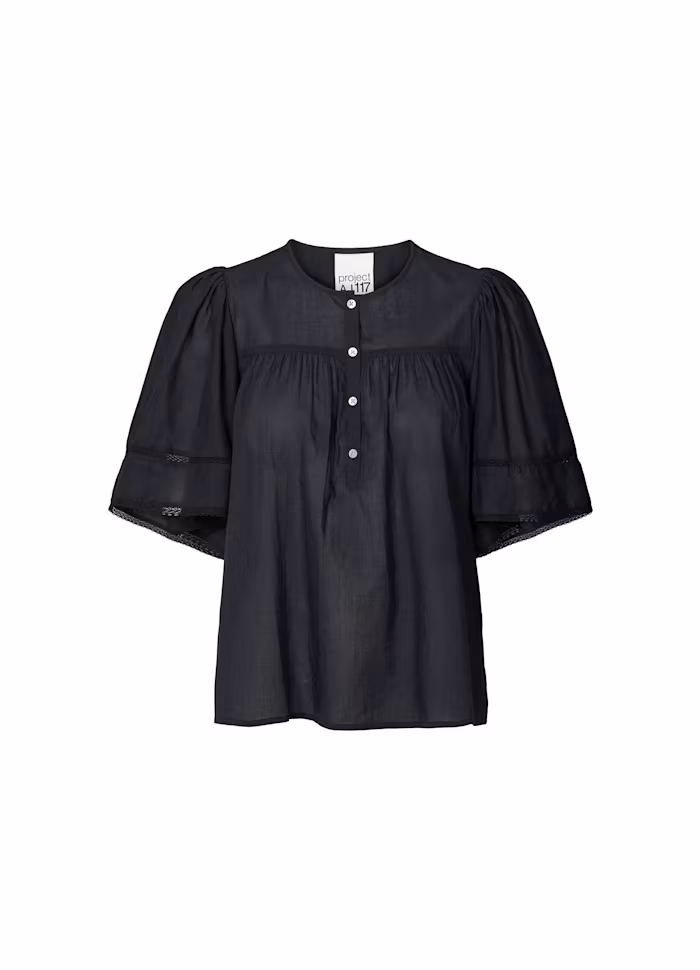 Cleo blus i tunn cotton voile, med vid ärm och rynkad framtill, från Project AJ117.