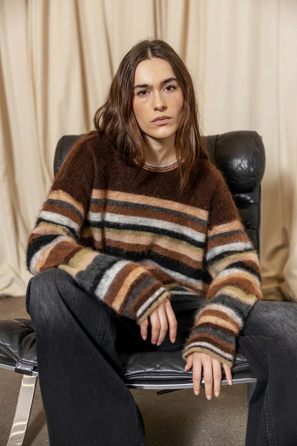 Bolette knit, en stickad tröja med ränder i vackra höstfärger, i mjuk kid mohair, från Project AJ117.