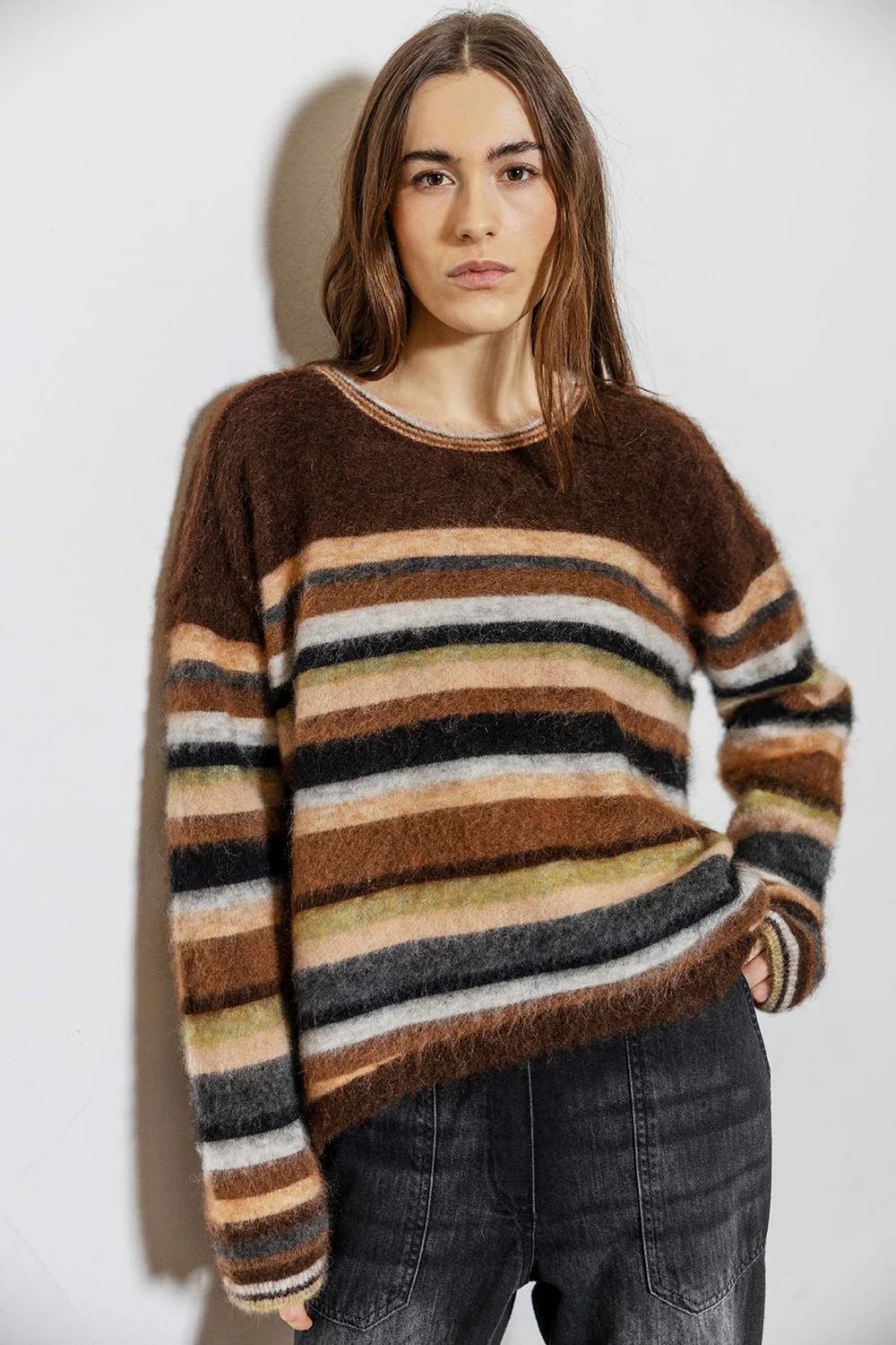 Bolette knit, en stickad tröja med ränder i vackra höstfärger, i mjuk kid mohair, från Project AJ117.