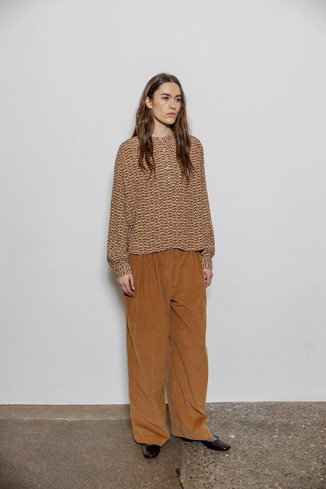 Katlyn blouse, mönstrad blus i viskos, från Project AJ117