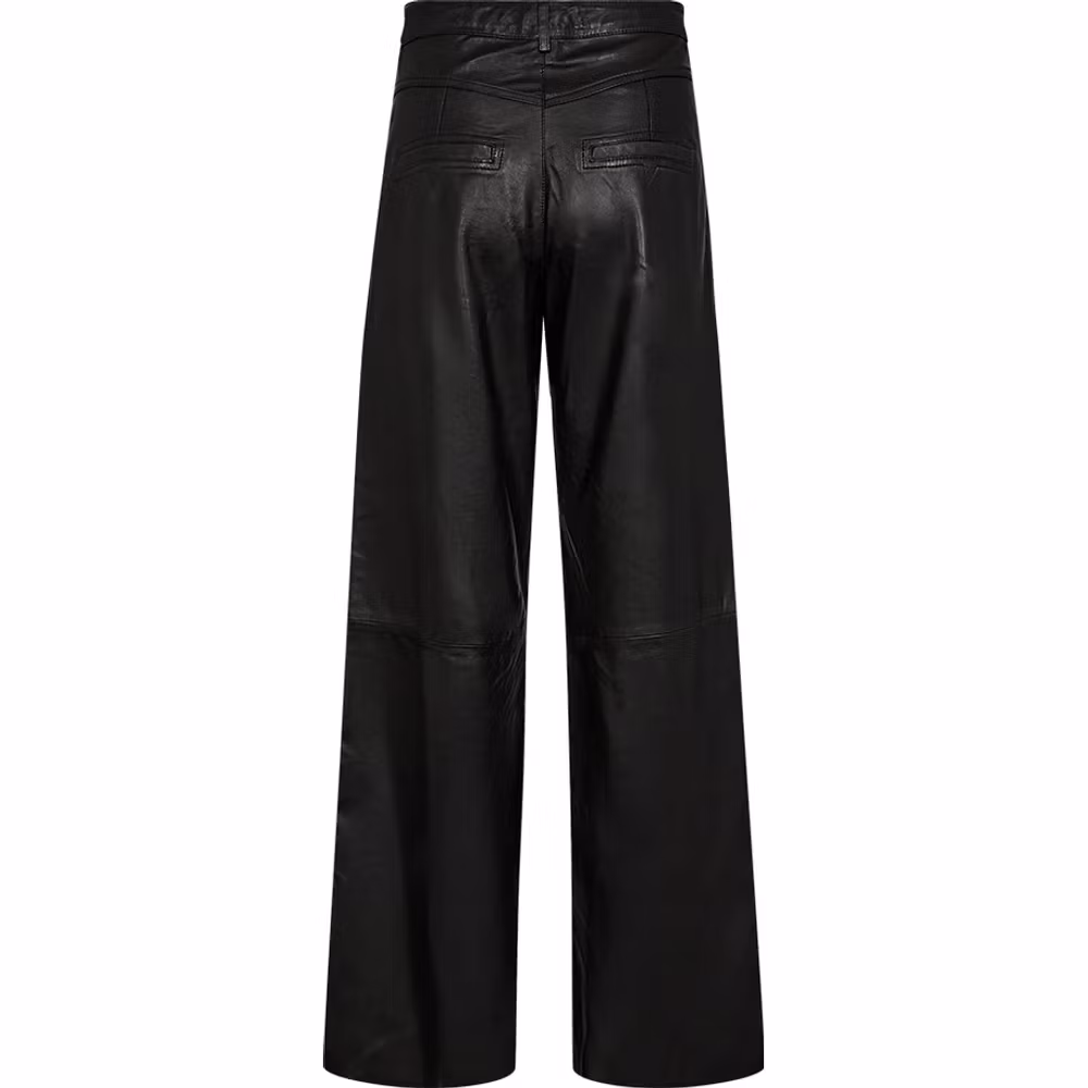 Boa leather pants, mjuk skinnbyxa med vida ben, från Depeche.