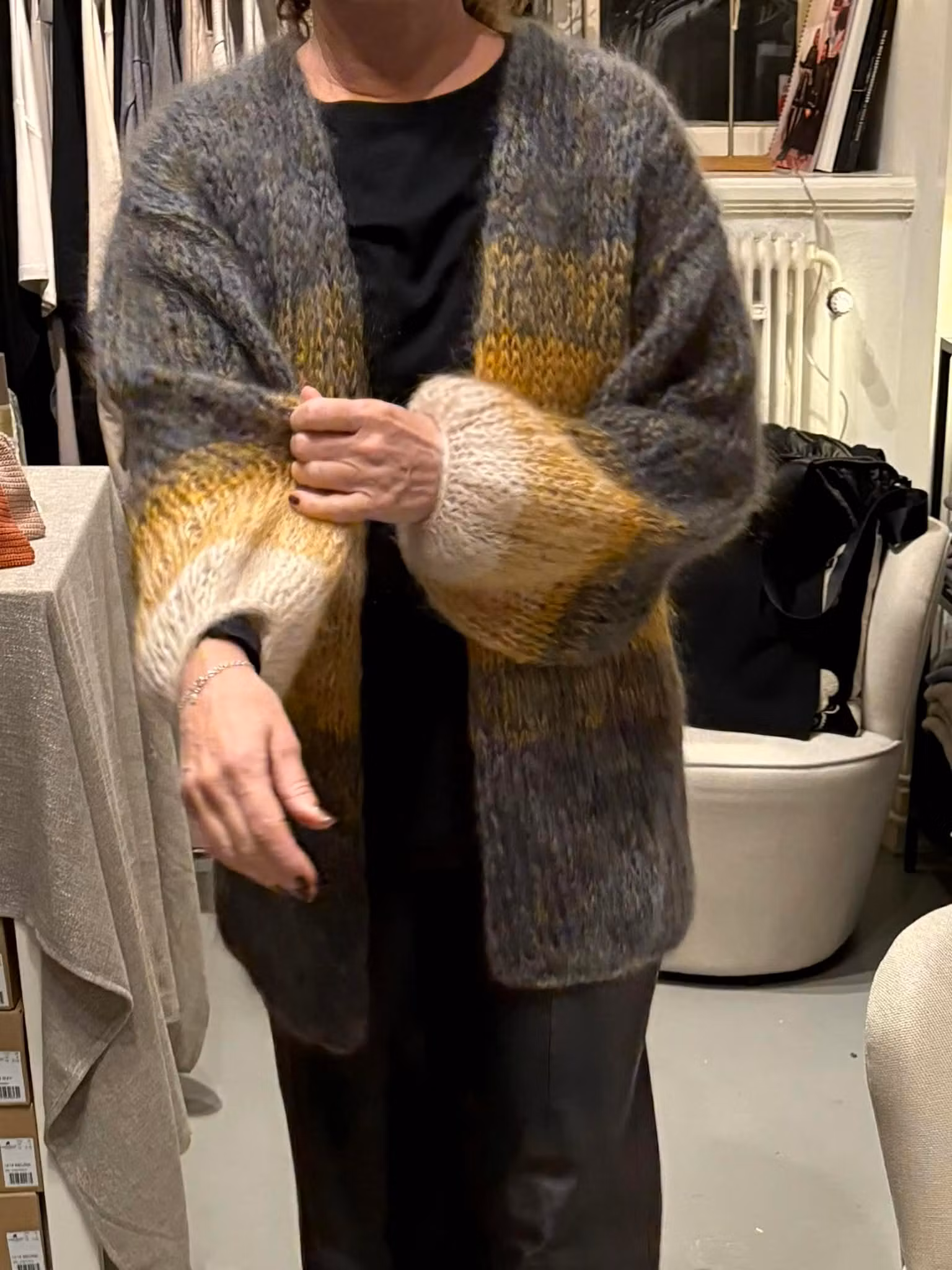 Handstickad mohairkofta, av EMSA, med puffärm. Mohair, ull, silke alla är unika koftor