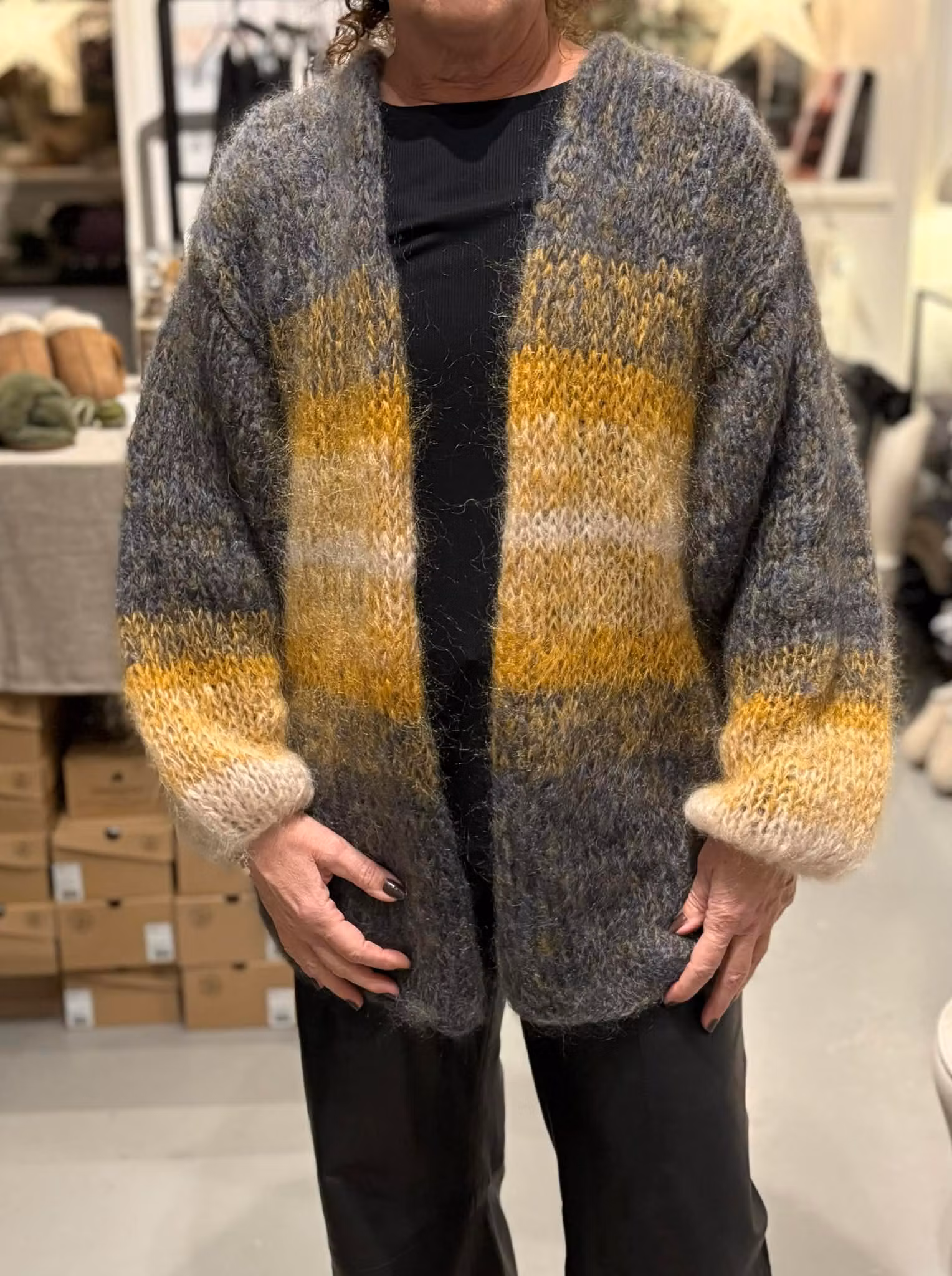 Handstickad mohairkofta, av EMSA, med puffärm. Mohair, ull, silke alla är unika koftor