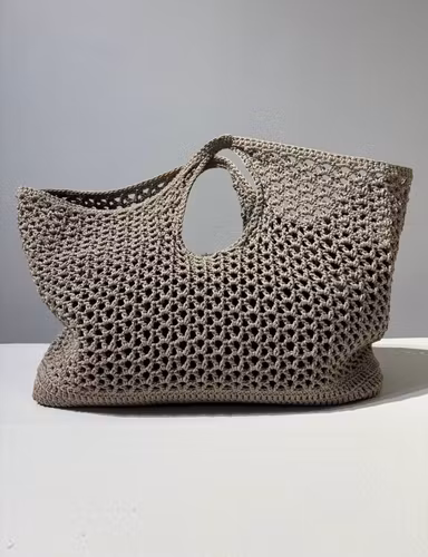 Sweet Crochet Basket Sand