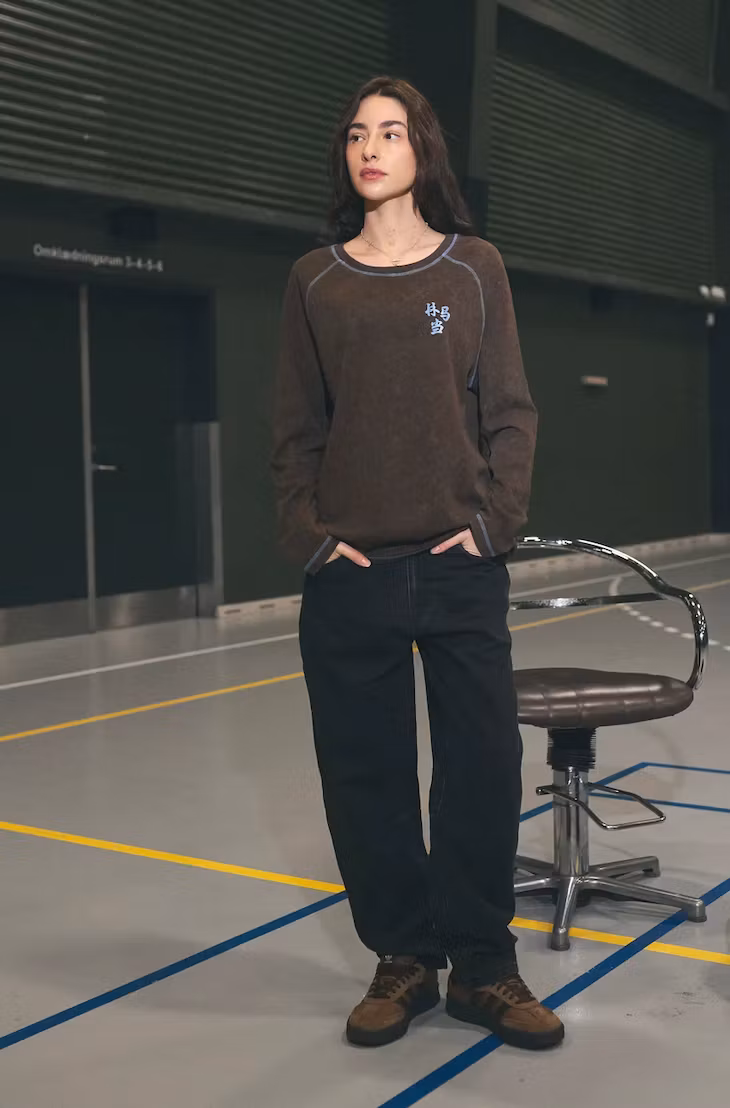 Patcy barrel pants i svart denim från Humble by Sofie.