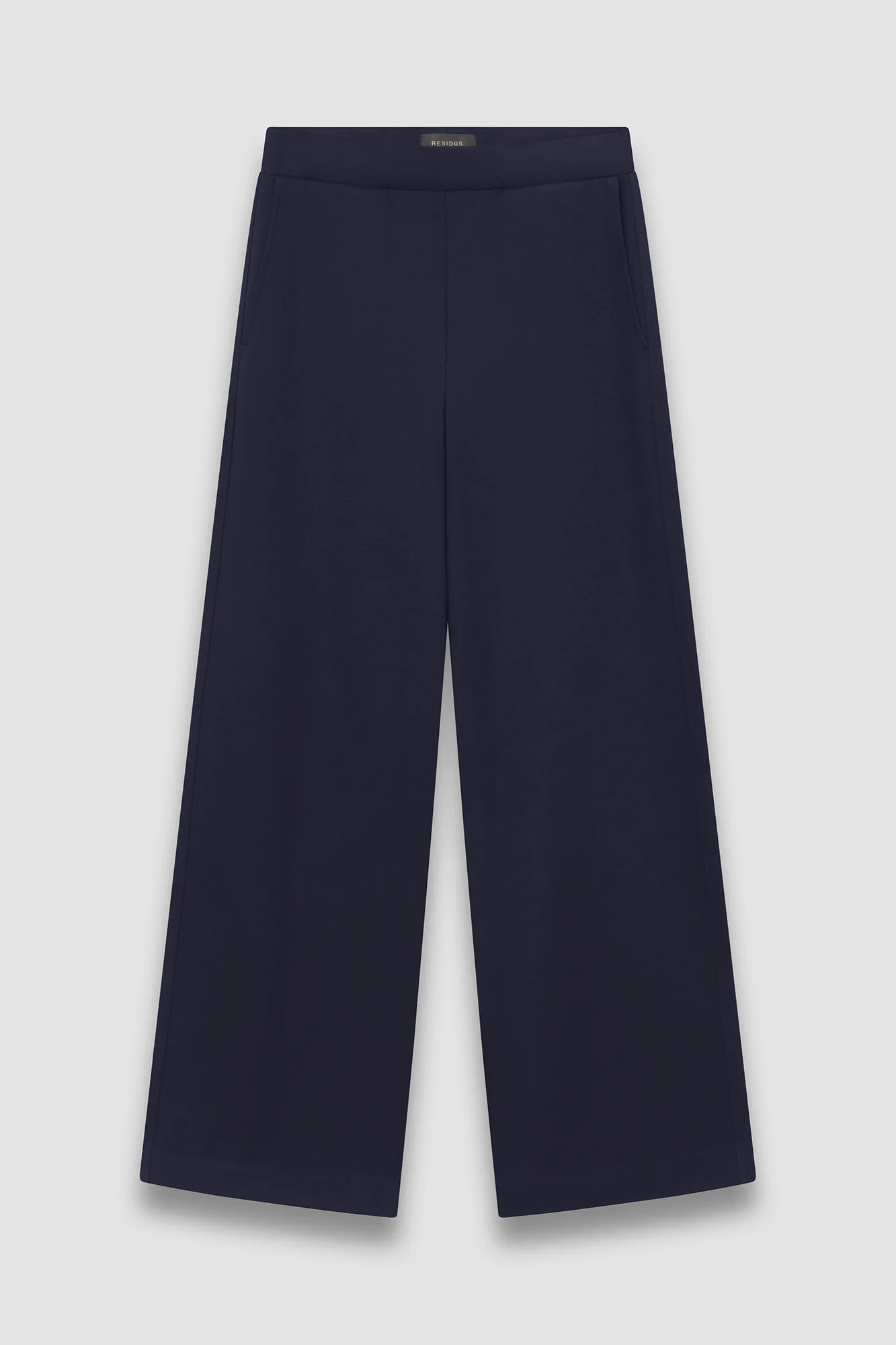 Leia Pants från svenska Residus, sköna byxor i jersey med resår i midjan.