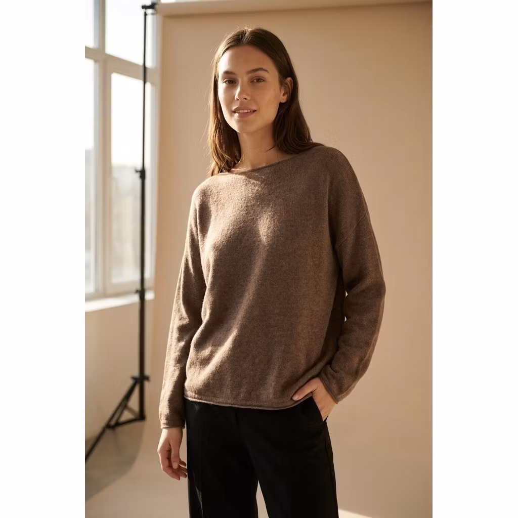 Cashmere tröja i oversize modell, med lite smalare ärm, från BTF.CPH