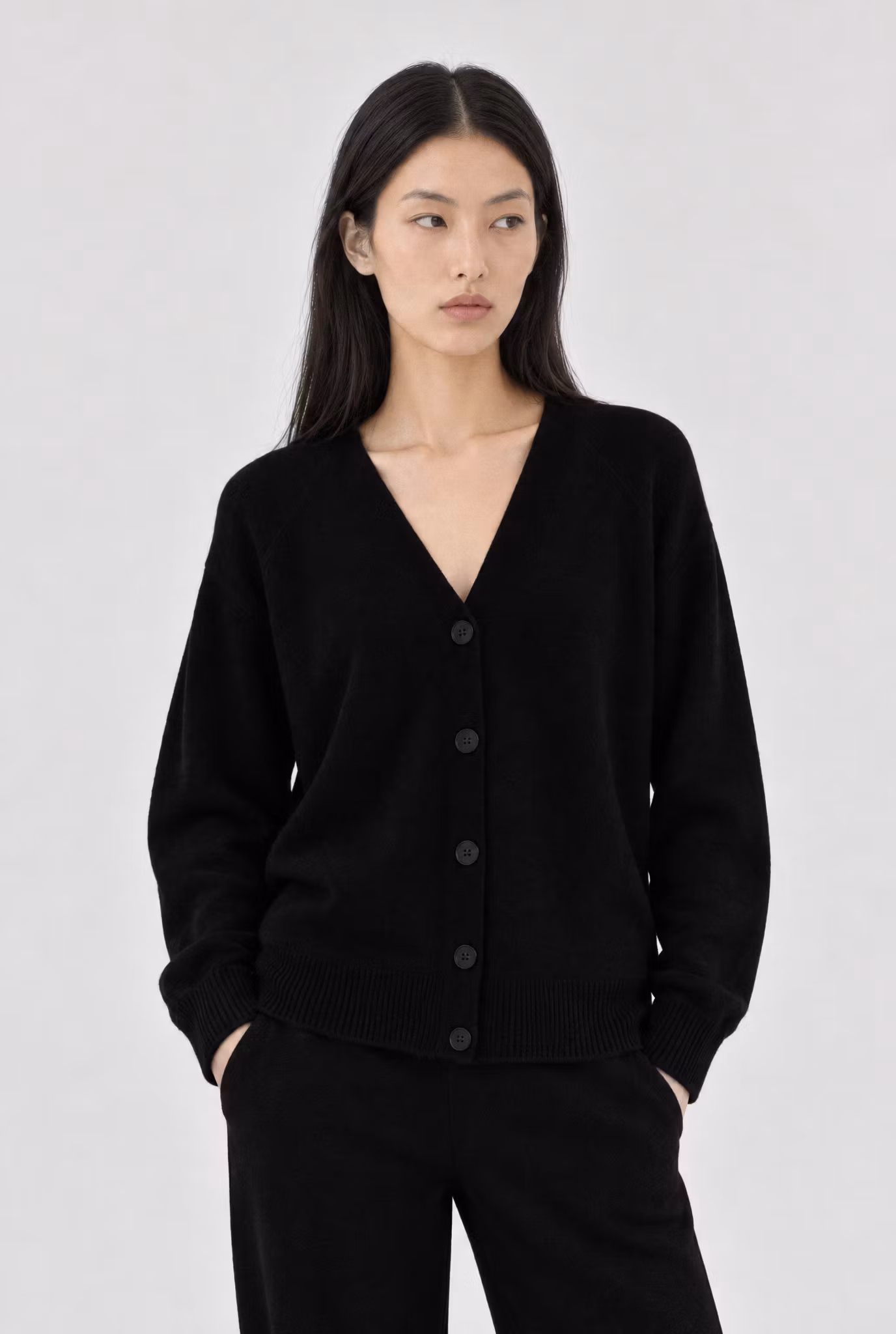 Cardigan i bambu och cashmere från Movesgood.