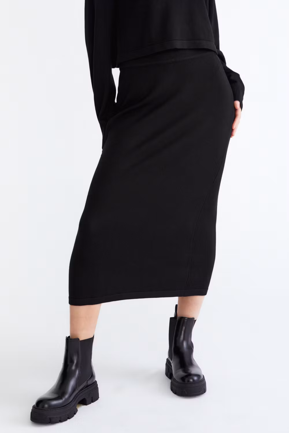 Rak stickad kjol i bambu/cashmere från Movesgood.