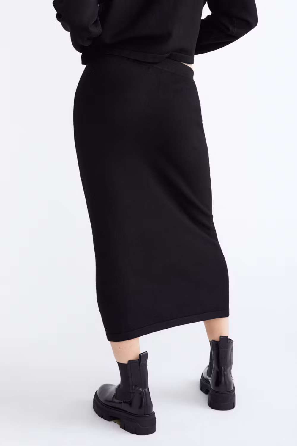 Rak stickad kjol i bambu/cashmere från Movesgood.