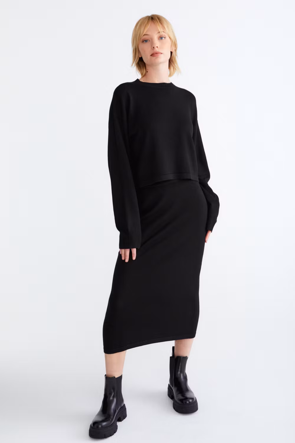 Rak stickad kjol i bambu/cashmere från Movesgood.