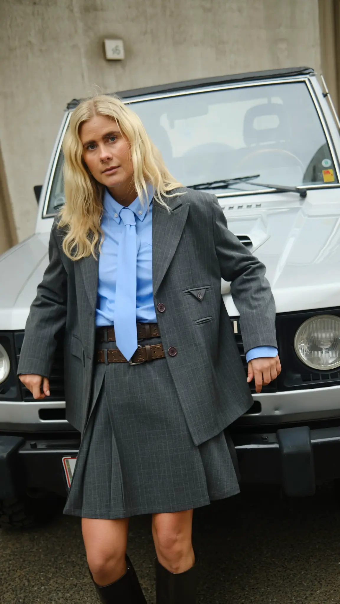 Raw Blazer, grå kavaj från Humble by Sofie.