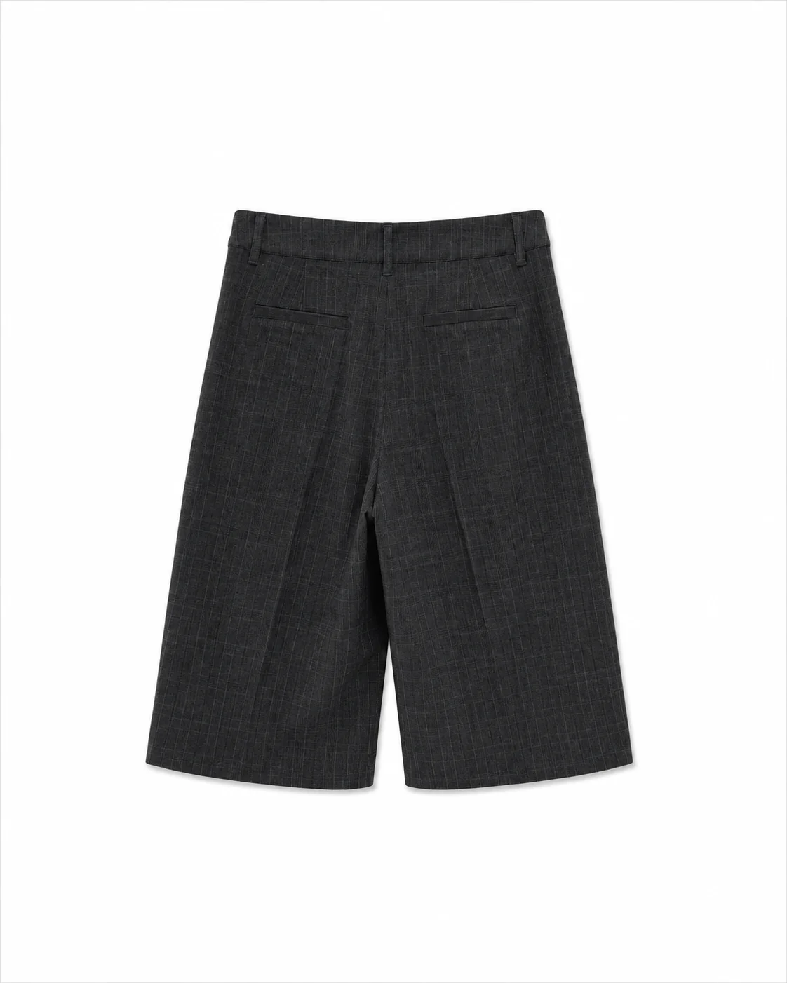 Culotte byxa i grått kostymtyg, vadlång modell på byxa, från Humble by Sofie.