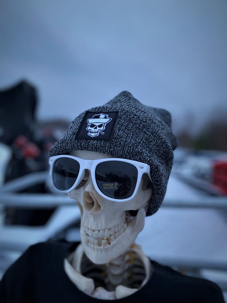 Tuff Stickad mössa (flera färger)