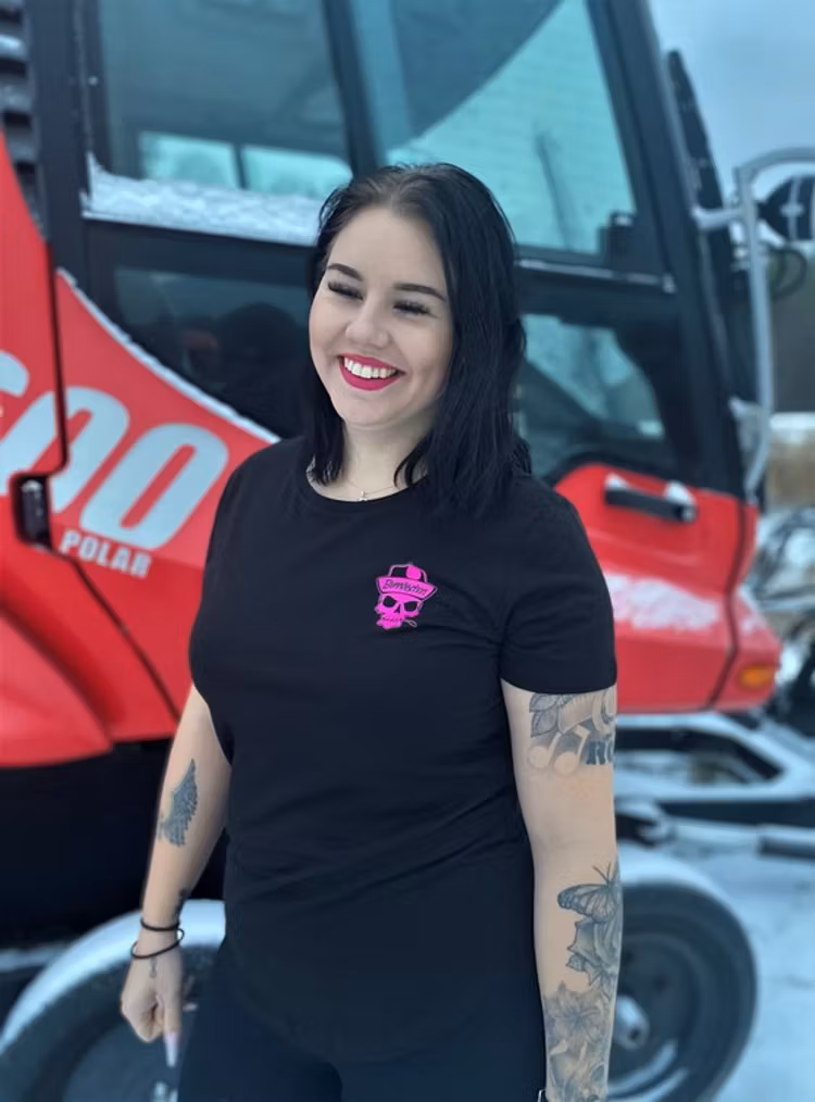 T-shirt Dam-modell med rosa tryck