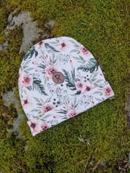 Mössa med uppvikt kant, Blommor Sophia.