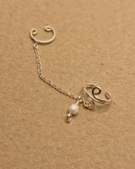 Ear Cuff Extravagant, välj bland olika färger på metall och pärla!