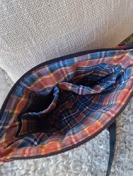 Rödtotts crossbody bag i manchester, Vinröd.