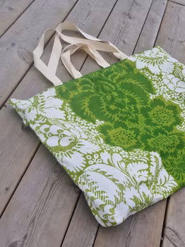 Rödtotts stora strandväska, Marimekko Ananas.