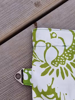 Rödtotts stora strandväska, Marimekko Ananas.