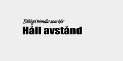 Blåögd blondin som kör 37x12 SVART SVART