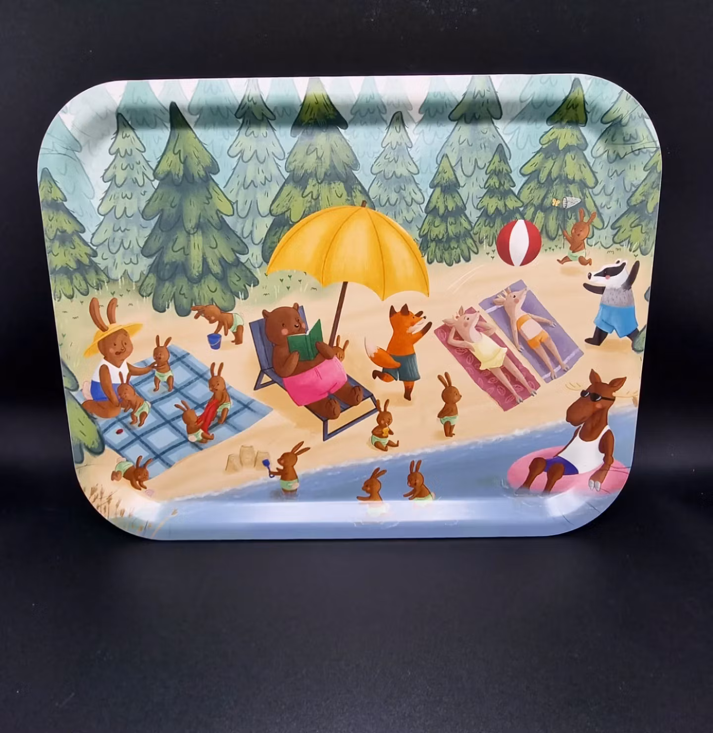 Bricka: Djur vid skogssjö 36x28cm