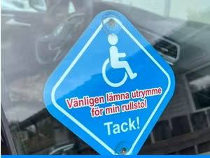 Skylt till bil: Lämna utrymme