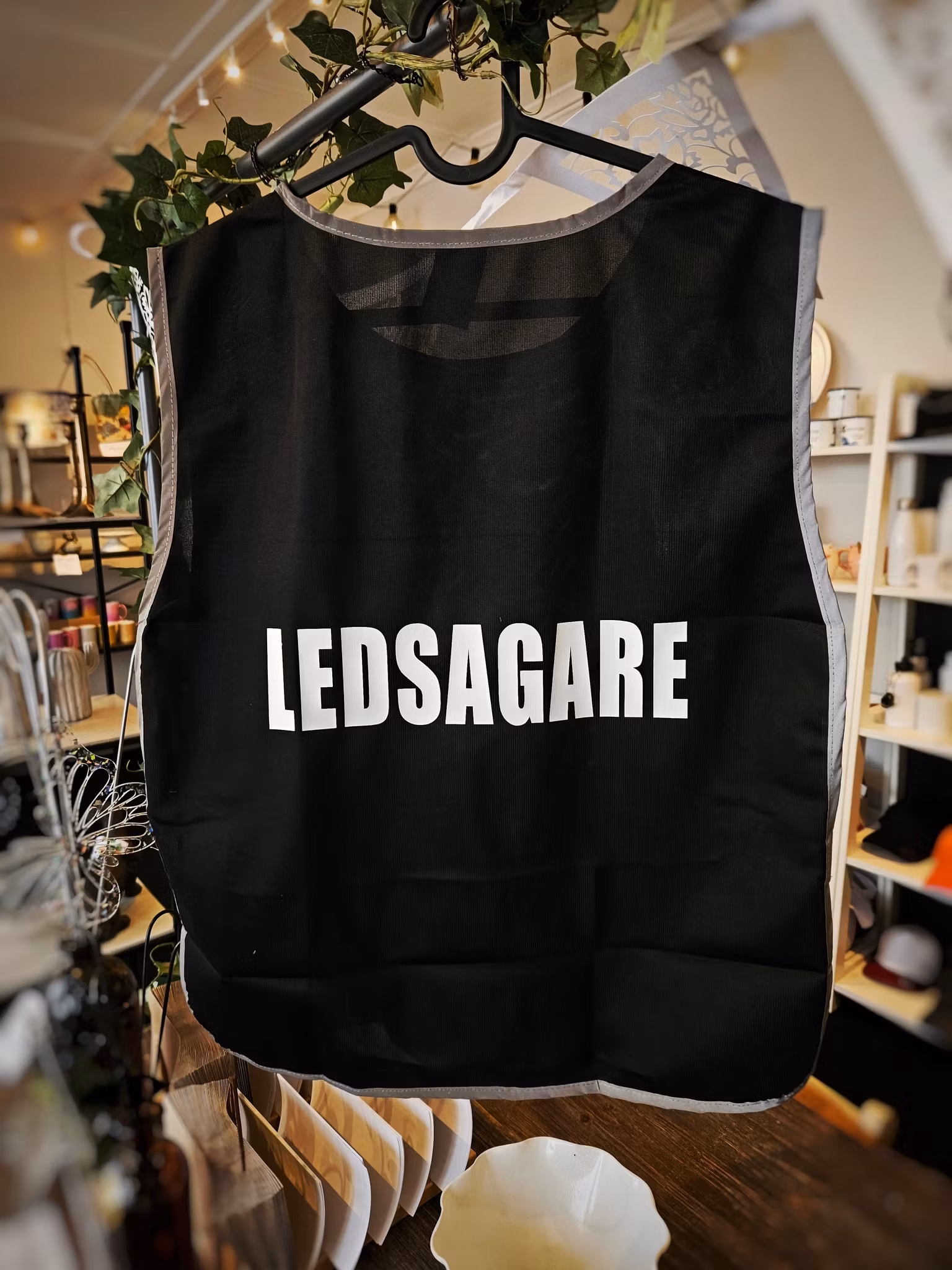 Informativ reflexväst: Ledsagare [Vuxen - svart]