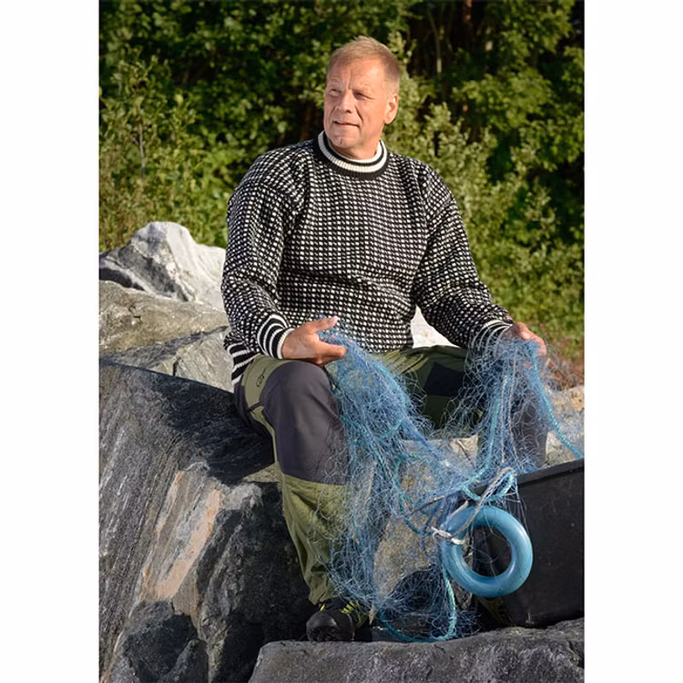 Svart Islandströja 100% norsk ull