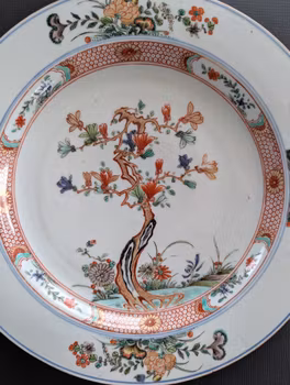 *Sold* Chinese Antique Magnolia plate, Kangxi Period 18C #2960
