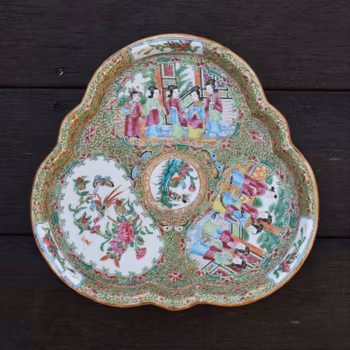 Antique flower shaped Chinese Export Famille Rose Canton Medallion dish