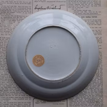 Antique Chinese Canton Rose Medallion dish with melon reserves famille rose #306