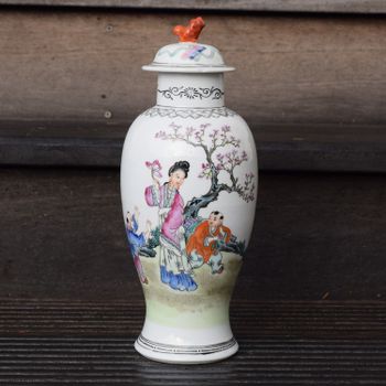 Chinese famille rose Porcelain lidded vase mid early 1900s republic period