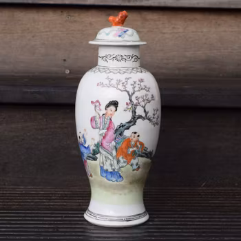 Chinese famille rose Porcelain lidded vase mid early 1900s republic period