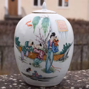 Antique Chinese Porcelain Ginger Jar with lid Republic period